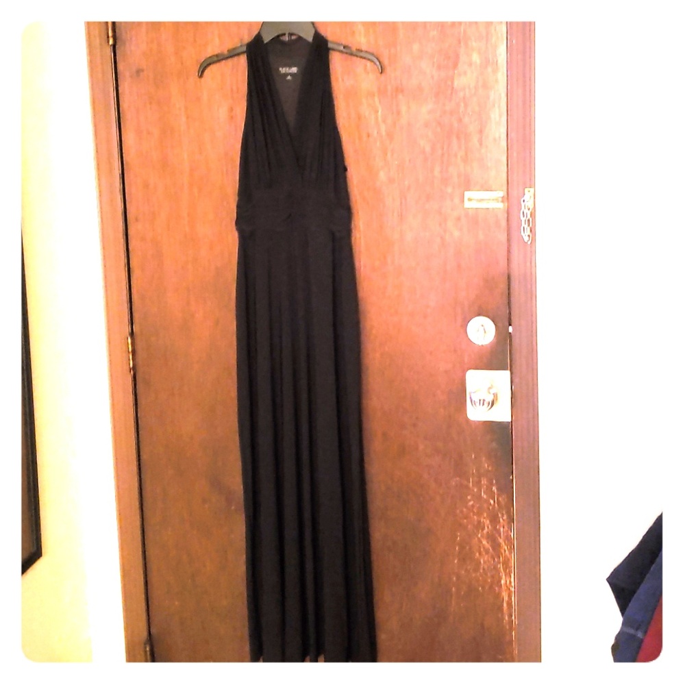 💕Black Vneck Dress Blk Label By Evan Piccone